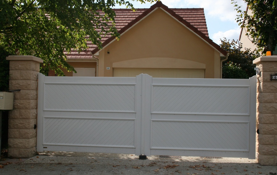 Nos modèles de portails PVC à Enghien les bains