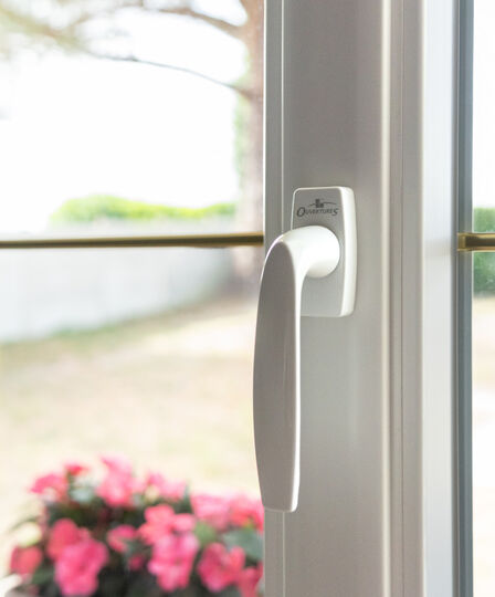 Fenêtre sur mesure à Eaubonne : PVC, aluminium ou bois, quel matériau choisir ?